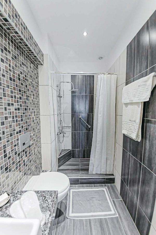Marinis Boutique Rooms Nea Iraklitsa Exteriör bild