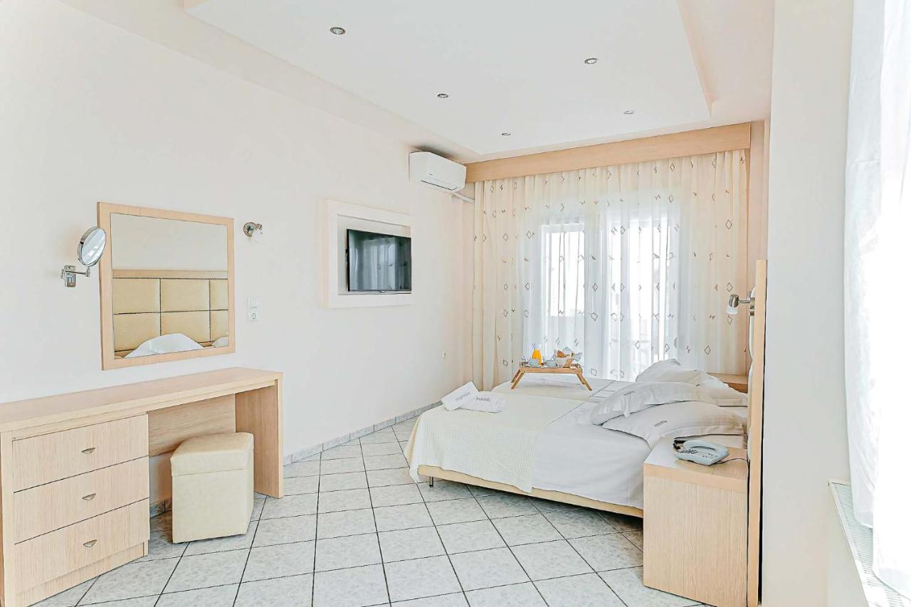 Marinis Boutique Rooms Nea Iraklitsa Exteriör bild
