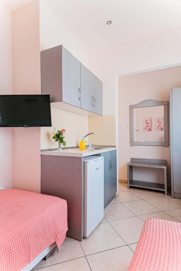 Marinis Boutique Rooms Nea Iraklitsa Exteriör bild