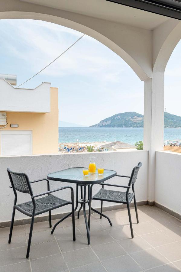 Marinis Boutique Rooms Nea Iraklitsa Exteriör bild
