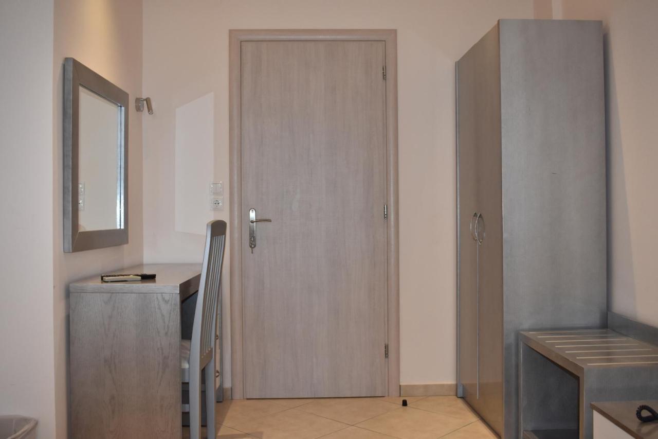Marinis Boutique Rooms Nea Iraklitsa Exteriör bild