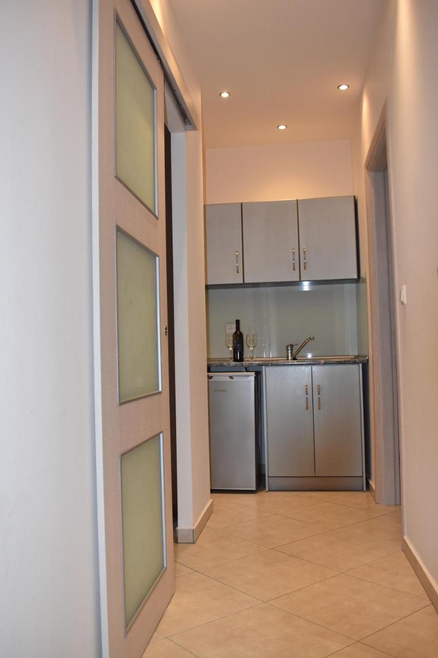 Marinis Boutique Rooms Nea Iraklitsa Exteriör bild