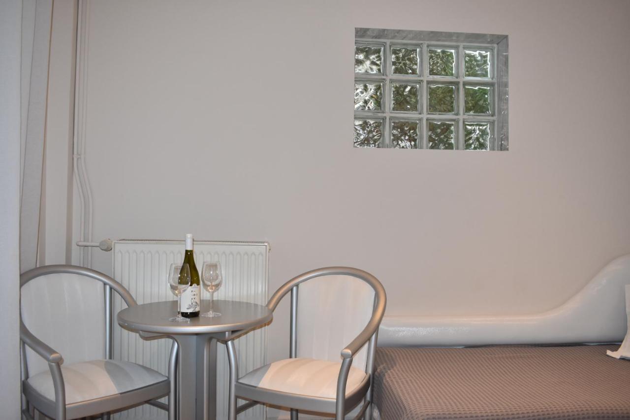 Marinis Boutique Rooms Nea Iraklitsa Exteriör bild