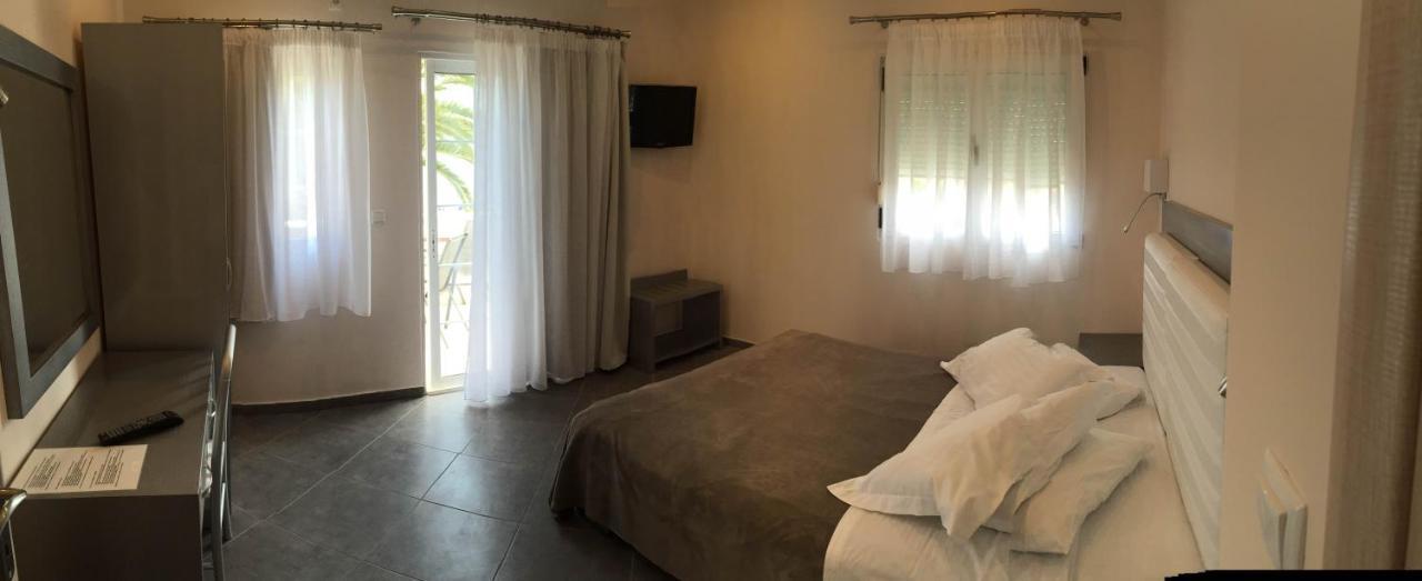 Marinis Boutique Rooms Nea Iraklitsa Exteriör bild