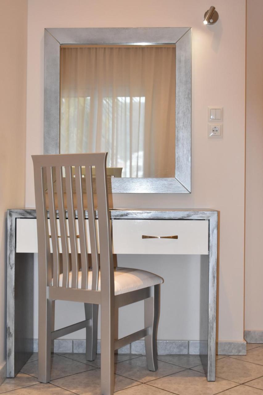 Marinis Boutique Rooms Nea Iraklitsa Exteriör bild
