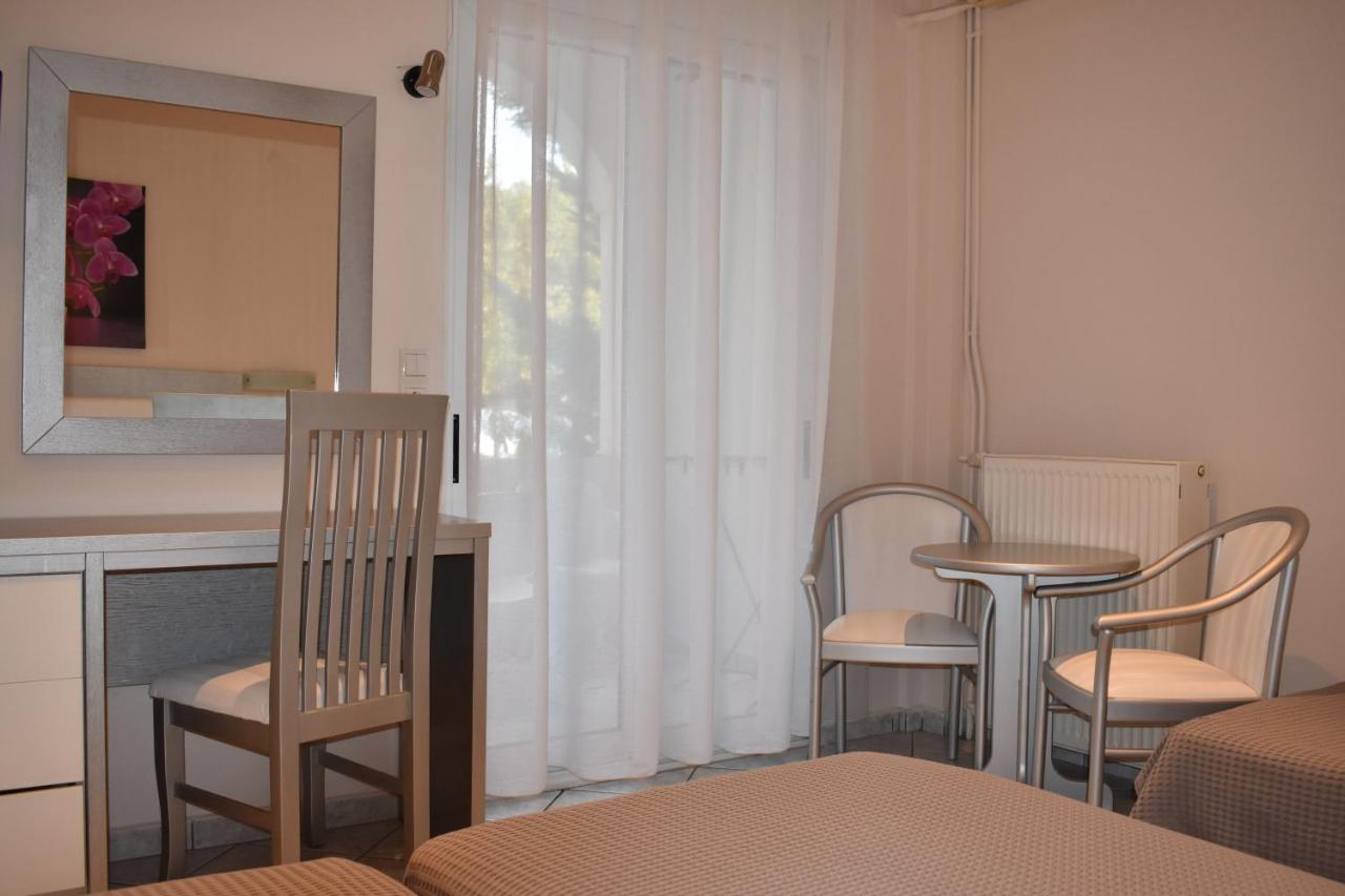 Marinis Boutique Rooms Nea Iraklitsa Exteriör bild