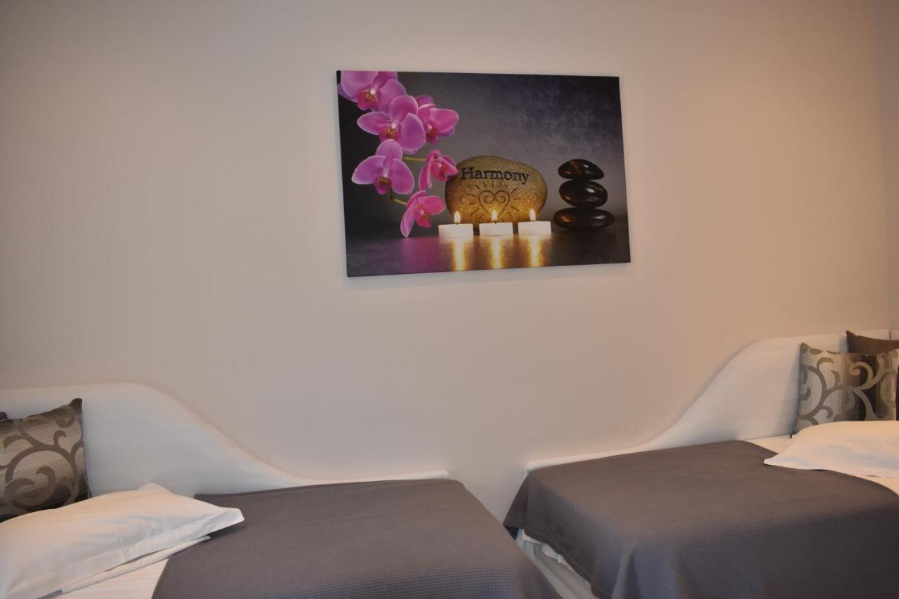 Marinis Boutique Rooms Nea Iraklitsa Exteriör bild
