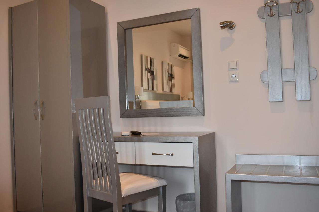 Marinis Boutique Rooms Nea Iraklitsa Exteriör bild