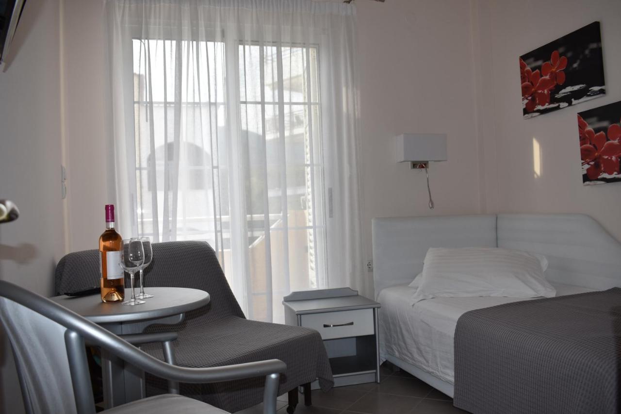 Marinis Boutique Rooms Nea Iraklitsa Exteriör bild