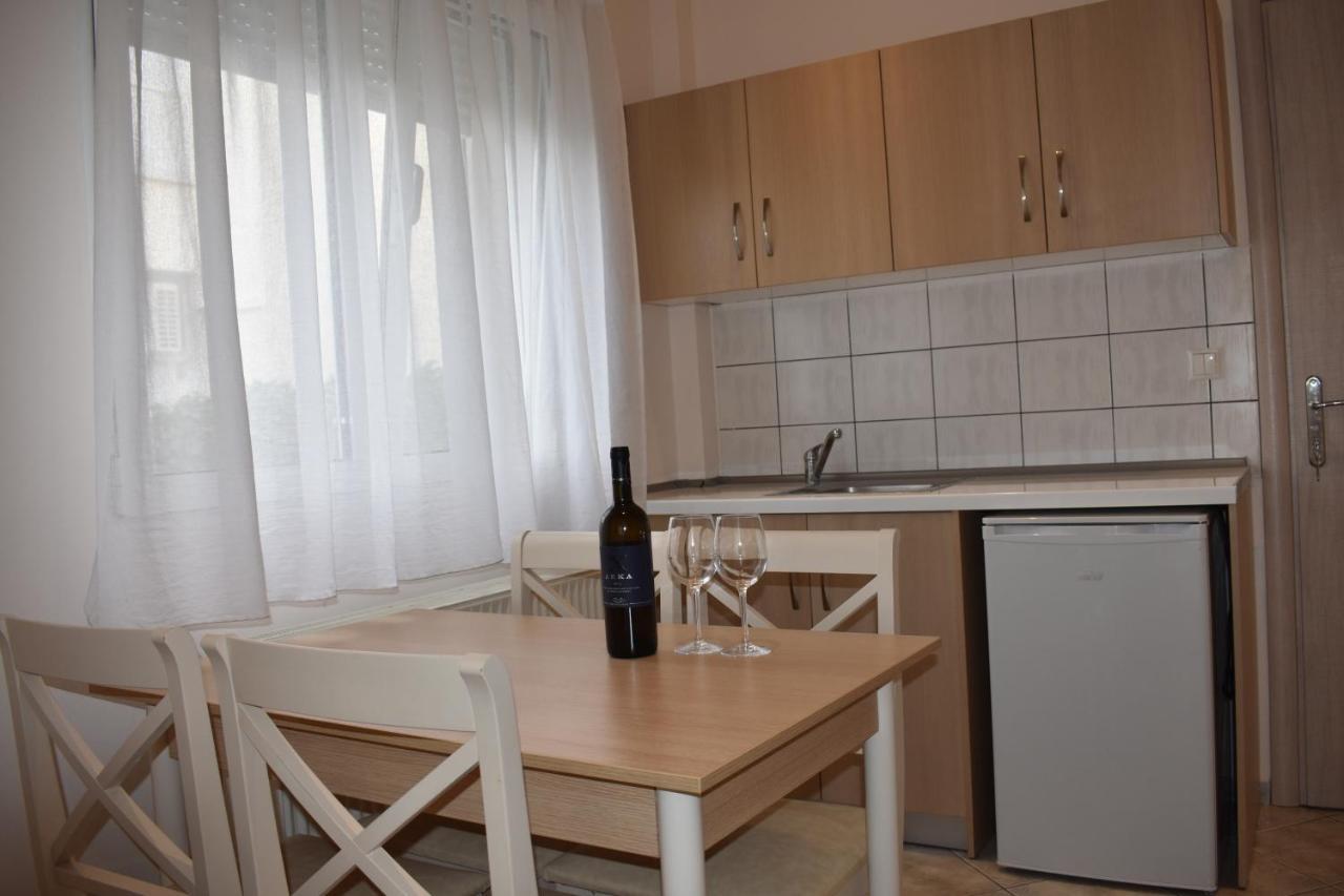Marinis Boutique Rooms Nea Iraklitsa Exteriör bild